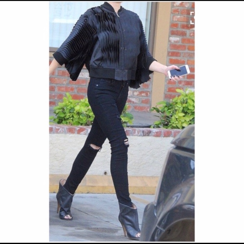 HP Paige Distressed Skyline Jeans 26